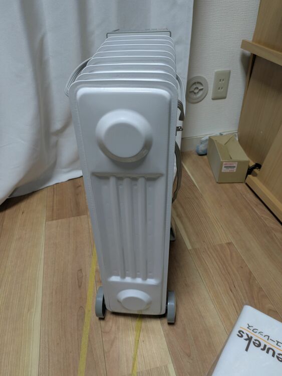 ラジエーター式オイルヒーターeureks　VFX8BH(SW)（家電）の商品画像 - 査定依頼日：2025年11月7日 - 最高査定価格：2,000円