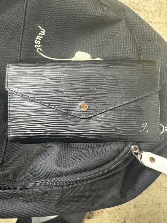 ルイヴィトン エピ （ブランドバッグ）の商品画像 - 査定依頼日：2025年9月8日 - 最高査定価格：17,000円