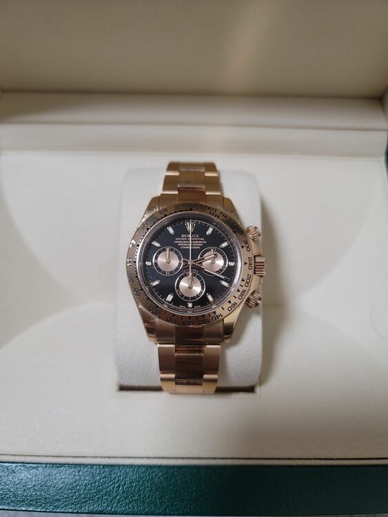 ロレックス デイトナ 116505（高級時計）の商品画像 - 査定依頼日：2025年10月8日 - 最高査定価格：6,000,000円