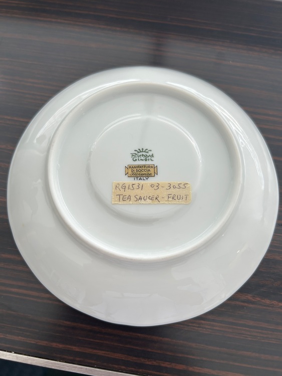 リチャードジノリ　カップとソーサー2脚（食器）の商品画像 - 査定依頼日：2025年8月12日 - 最高査定価格：2,000円