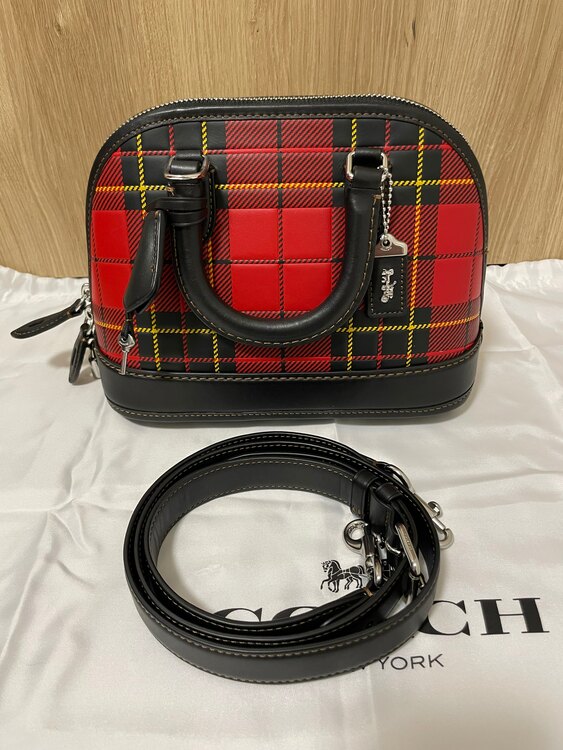 その他 コーチ （ブランドバッグ）の商品画像 - 査定依頼日：2024年12月27日 - 最高査定価格：3,500円