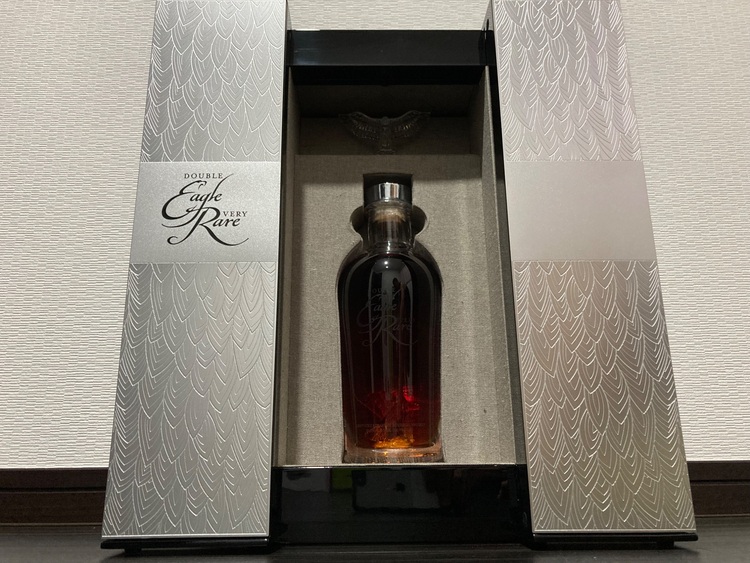 ダブルイーグルベリーレア20年（お酒）の商品画像 - 査定依頼日：2025年9月26日 - 最高査定価格：735,000円