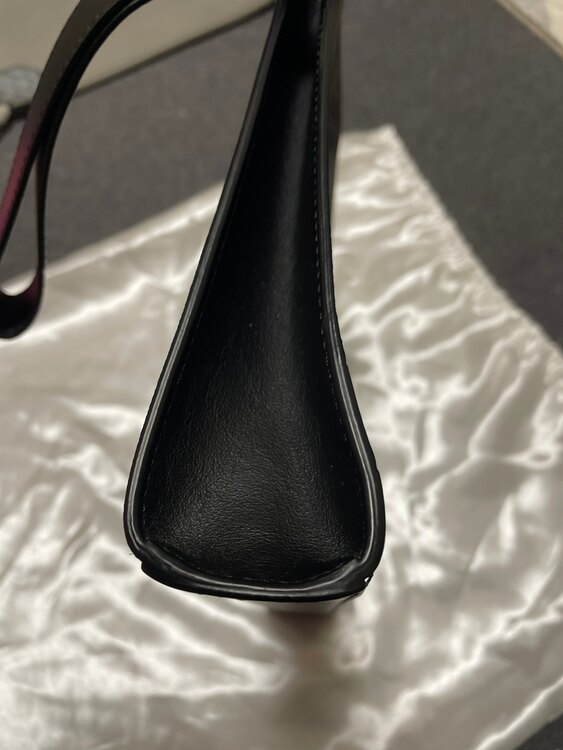 フェンディ  （ブランドバッグ）の商品画像 - 査定依頼日：2025年2月21日 - 最高査定価格：45,000円