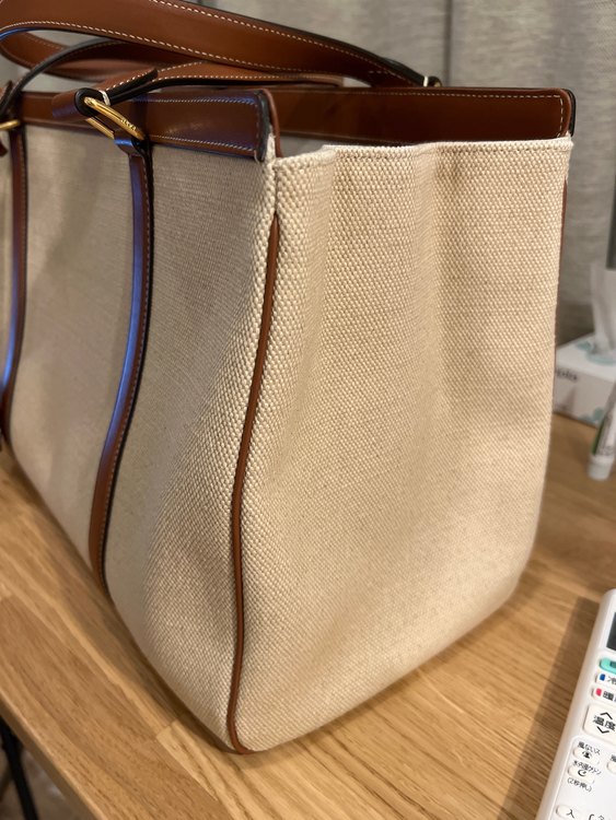 ミディアム カバ 16（セーズ） / テキスタイル＆カーフスキン ナチュラル /（ブランドバッグ）の商品画像 - 査定依頼日：2022年9月29日 - 最高査定価格：65,000円