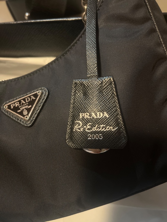 プラダ  （ブランドバッグ）の商品画像 - 査定依頼日：2025年12月13日 - 最高査定価格：180,000円
