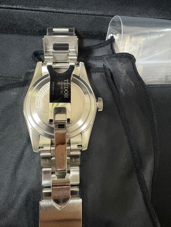 BLACK BAY GMT（高級時計）の商品画像 - 査定依頼日：2025年5月7日 - 最高査定価格：450,000円