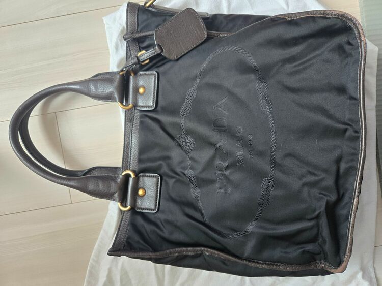 プラダ  （ブランドバッグ）の商品画像 - 査定依頼日：2025年10月24日 - 最高査定価格：30,000円