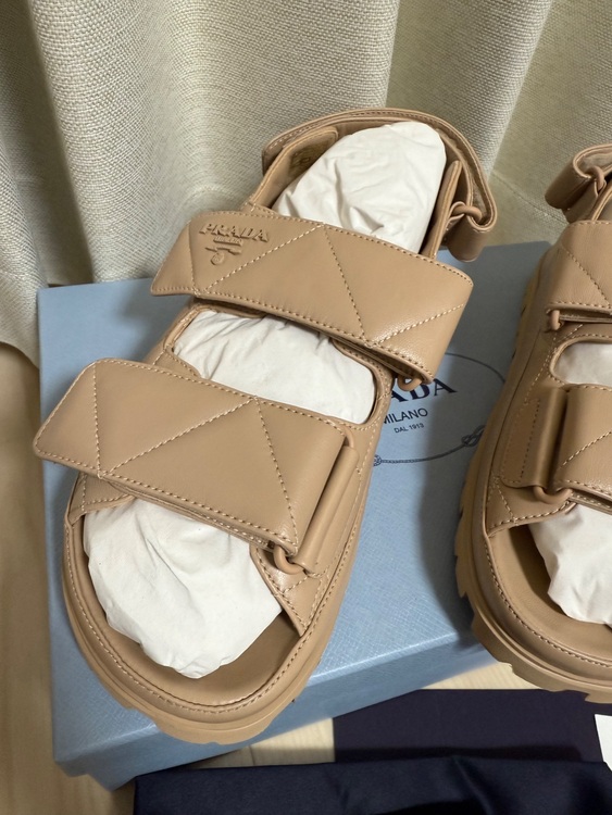 プラダ  （ブランドバッグ）の商品画像 - 査定依頼日：2025年11月3日 - 最高査定価格：60,000円