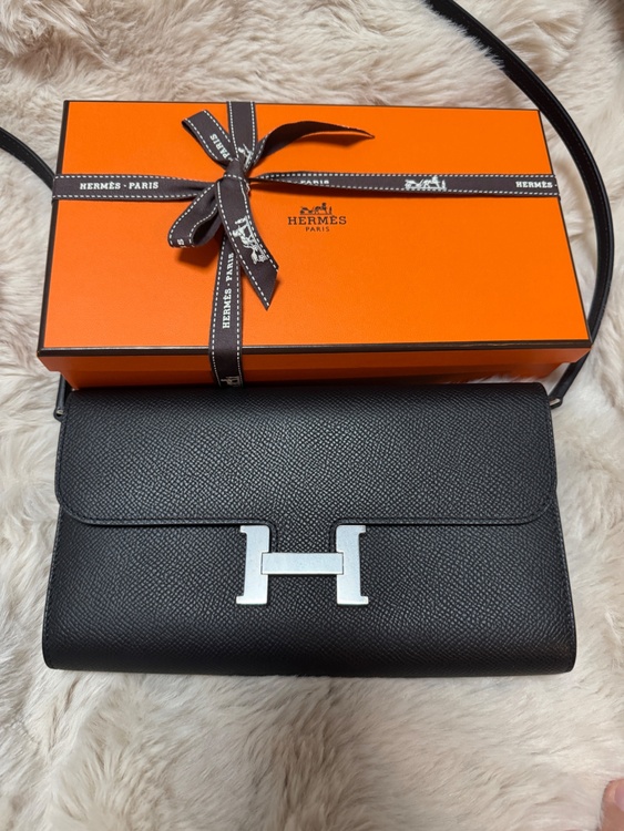 コンスタンストゥーゴー　黒　美品（ブランドバッグ）の商品画像 - 査定依頼日：2026年3月2日 - 最高査定価格：900,000円