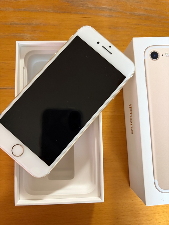 iPhone iPhone7 128GB SIMフリー（スマホ）の商品画像 - 査定依頼日：2026年5月23日 - 最高査定価格：4,000円