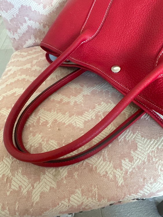 ネゴンダ（ブランドバッグ）の商品画像 - 査定依頼日：2025年10月6日 - 最高査定価格：270,000円