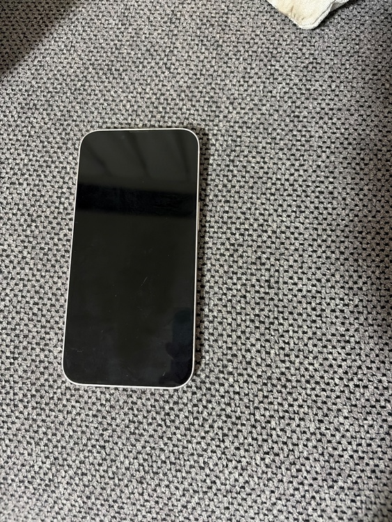 iPhone iPhone 13 128GB Softbank（スマホ）の商品画像 - 査定依頼日：2026年9月26日 - 最高査定価格：31,000円
