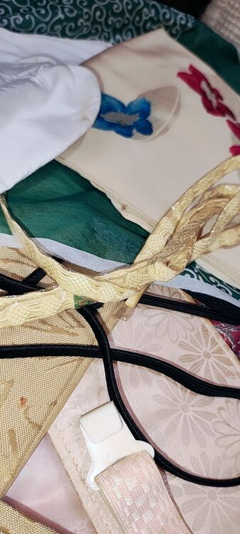 帯紐足袋　薄い着物（着物）の商品画像 - 査定依頼日：2025年8月20日 - 最高査定価格：100,000円
