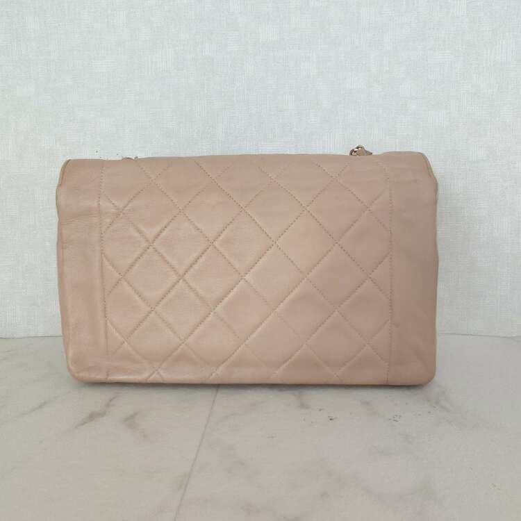 ダイアナフラップ（ブランドバッグ）の商品画像 - 査定依頼日：2025年2月10日 - 最高査定価格：380,000円