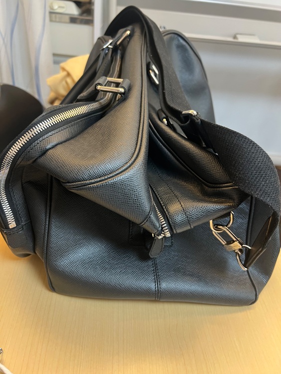 M33400（ブランドバッグ）の商品画像 - 査定依頼日：2025年8月18日 - 最高査定価格：80,000円