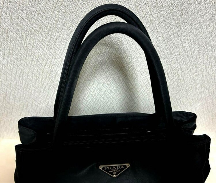 プラダ  （ブランドバッグ）の商品画像 - 査定依頼日：2025年4月10日 - 最高査定価格：20,000円