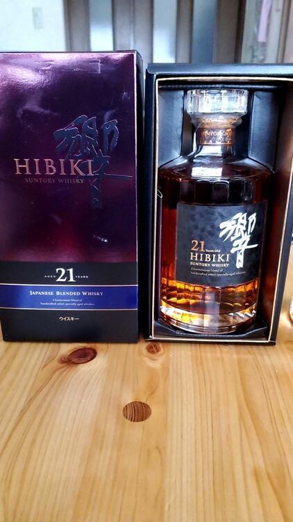 ウイスキー サントリー響 （お酒）の商品画像 - 査定依頼日：2025年8月30日 - 最高査定価格：60,000円