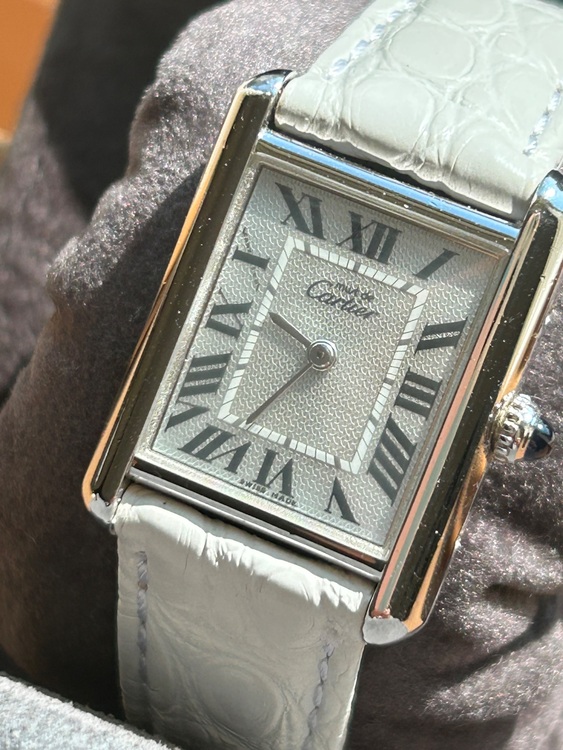 カルティエ タンク 241（高級時計）の商品画像 - 査定依頼日：2025年9月30日 - 最高査定価格：310,000円