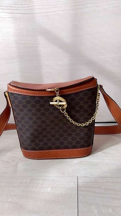 セリーヌ  （ブランドバッグ）の商品画像 - 査定依頼日：2025年5月3日 - 最高査定価格：31,000円