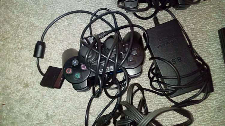 プレイステーション2 scph-70000（ゲーム機本体・ゲームソフト）の商品画像 - 査定依頼日：2023年8月25日 - 最高査定価格：2,000円