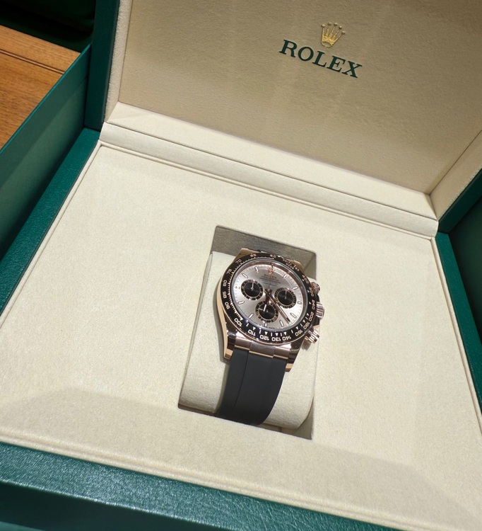 デイトナ　オイスターフレックス（高級時計）の商品画像 - 査定依頼日：2025年9月6日 - 最高査定価格：7,300,000円