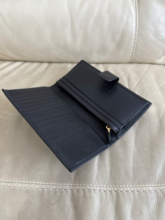 わかりません（ブランド財布・小物）の商品画像 - 査定依頼日：2025年4月12日 - 最高査定価格：3,000円