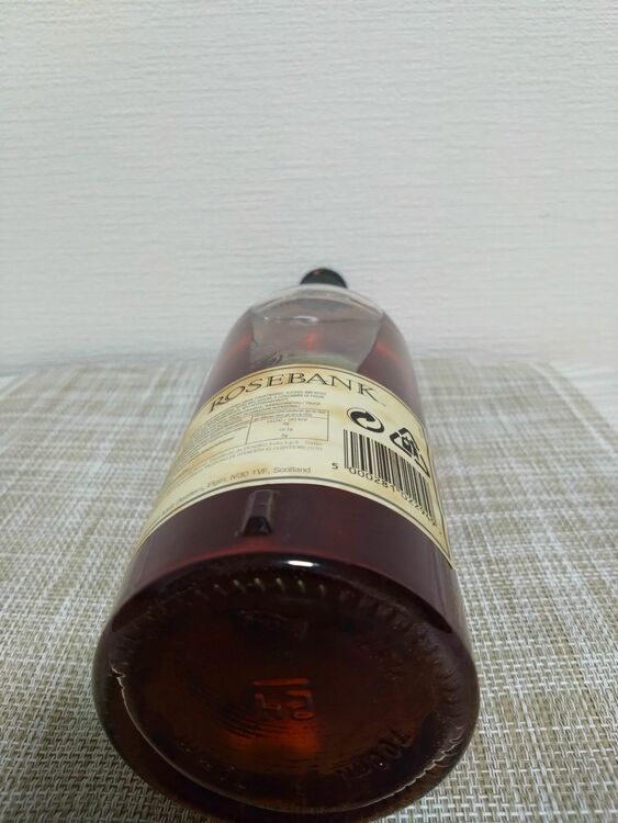 ローズバンク２５年（お酒）の商品画像 - 査定依頼日：2025年7月21日 - 最高査定価格：150,000円