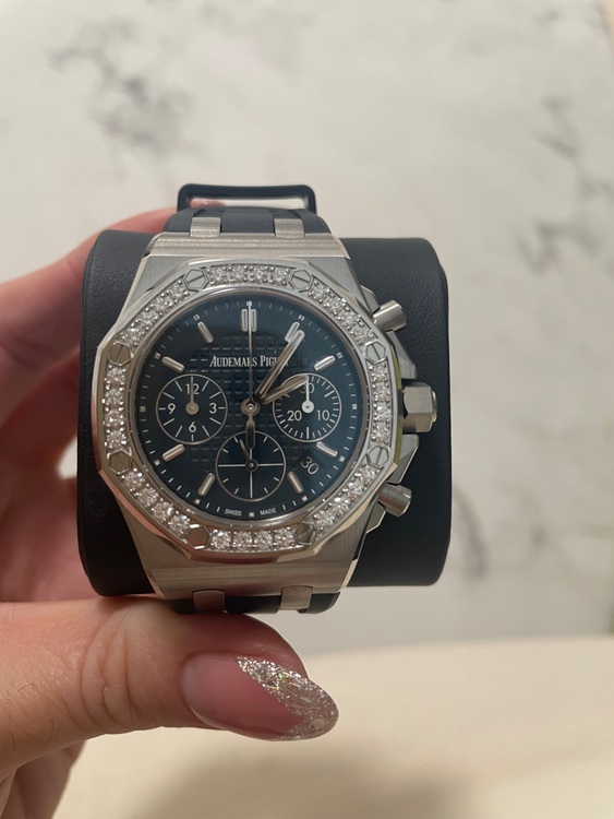 オーデマピゲ ロイヤルオークオフショア （高級時計）の商品画像 - 査定依頼日：2025年11月11日 - 最高査定価格：5,000,000円