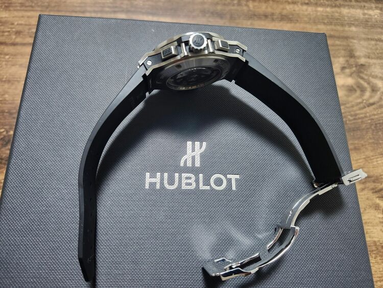 ウブロ ビックバン 301.sx1170r（高級時計）の商品画像 - 査定依頼日：2025年6月14日 - 最高査定価格：770,000円