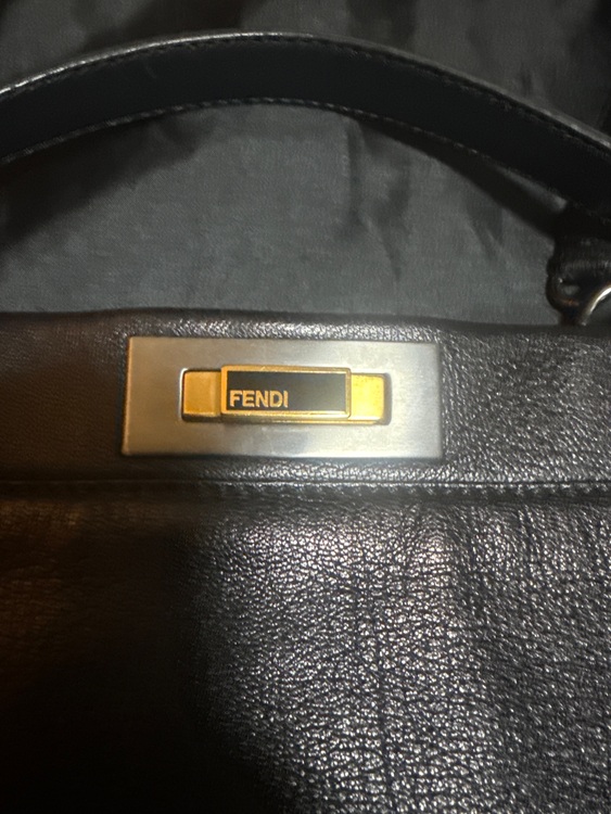 フェンディ  （ブランドバッグ）の商品画像 - 査定依頼日：2025年11月4日 - 最高査定価格：700,000円