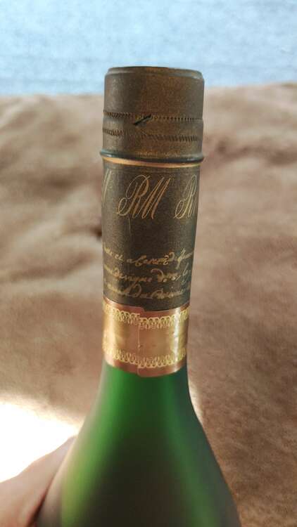 レミー マルタン セントー ナポレオン コニャック ファイン シャンパン 350（お酒）の商品画像 - 査定依頼日：2024年12月15日 - 最高査定価格：1,000円