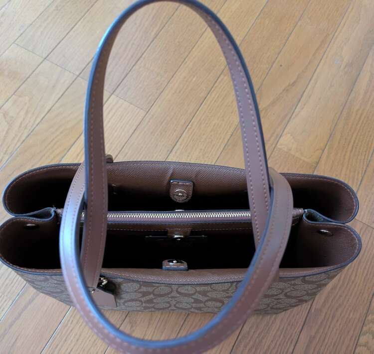 その他 コーチ （ブランドバッグ）の商品画像 - 査定依頼日：2025年3月7日 - 最高査定価格：3,000円