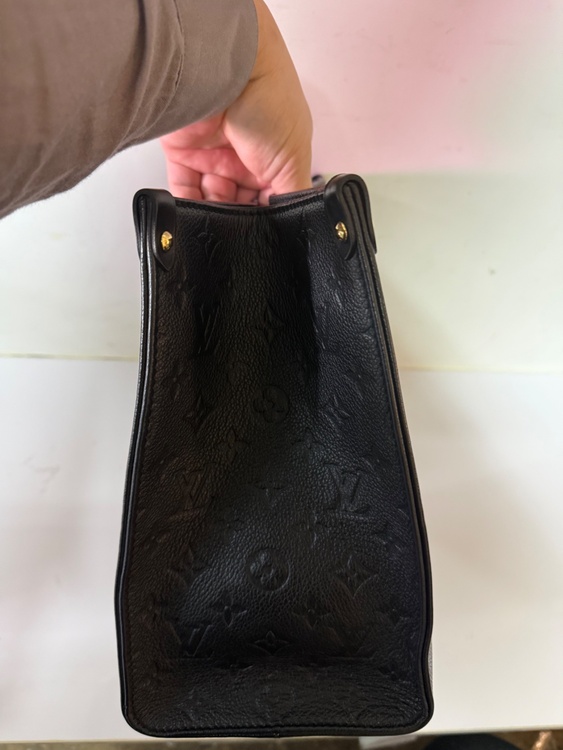 オンザゴーMM モノグラムアンプラント M45595（ブランドバッグ）の商品画像 - 査定依頼日：2026年2月9日 - 最高査定価格：280,000円