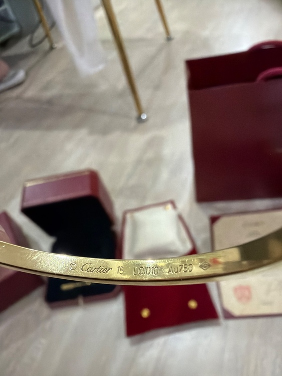 カルティエ　ラブブレスレット　スモールモデル　6Pダイヤ（金・貴金属）の商品画像 - 査定依頼日：2026年5月14日 - 最高査定価格：870,000円