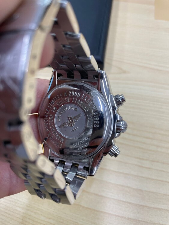 ブライトリング クロノマット A440B71P（高級時計）の商品画像 - 査定依頼日：2025年3月17日 - 最高査定価格：400,000円