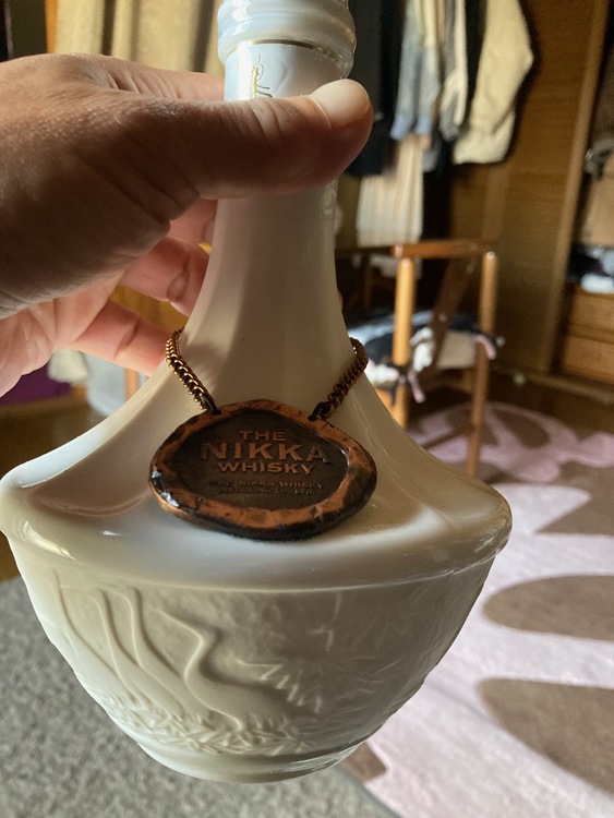 鶴？ニッカのウイスキー白の化粧ボトルに入っています（お酒）の商品画像 - 査定依頼日：2025年11月21日 - 最高査定価格：49,000円