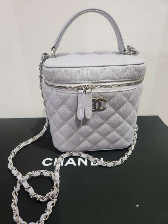 パニティバッグ(大きめ)（ブランドバッグ）の商品画像 - 査定依頼日：2024年12月23日 - 最高査定価格：350,000円