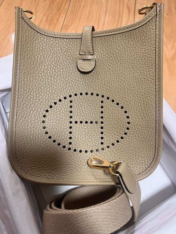 エルメス エブリン （ブランドバッグ）の商品画像 - 査定依頼日：2025年5月14日 - 最高査定価格：380,000円