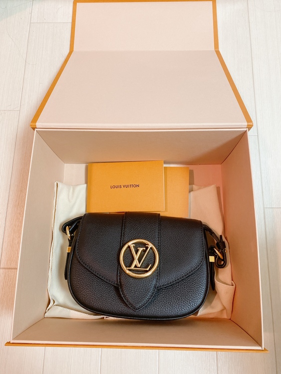 ポンヌフ・ソフトMM（ブランドバッグ）の商品画像 - 査定依頼日：2022年6月1日 - 最高査定価格：350,000円