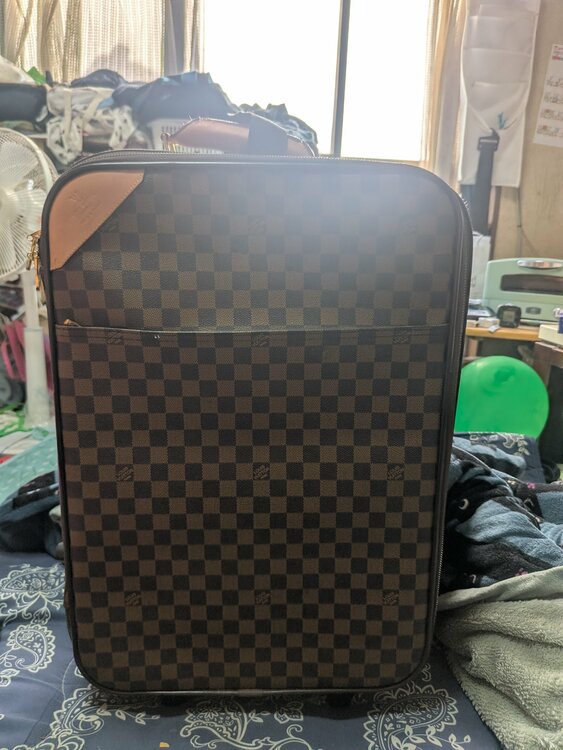 キャリーケース（ブランドバッグ）の商品画像 - 査定依頼日：2026年3月29日 - 最高査定価格：100,000円