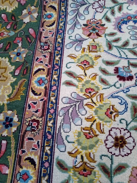 ペルシャ絨毯（家具・寝具）の商品画像 - 査定依頼日：2025年9月15日 - 最高査定価格：30,000円