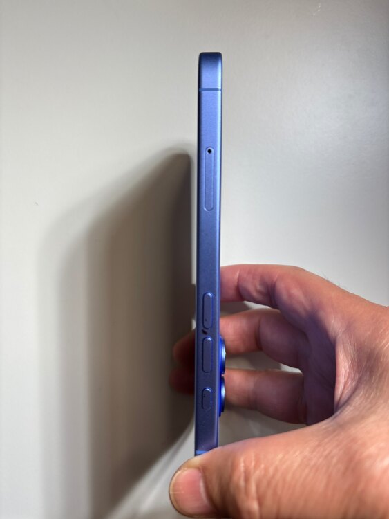 MYDU3J/A（スマホ）の商品画像 - 査定依頼日：2025年4月26日 - 最高査定価格：72,000円