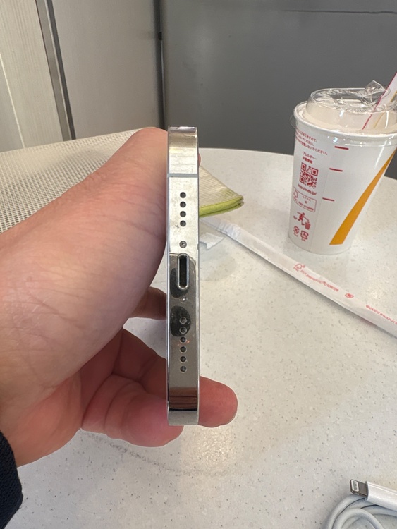 iPhone 13 Pro Max 256GB au（スマホ）の商品画像 - 査定依頼日：2026年1月29日 - 最高査定価格：57,000円