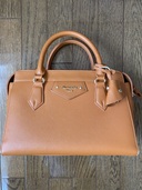 ハンドバッグ（ブランドバッグ）の商品画像 - 査定依頼日：2021年8月1日 - 最高査定価格：1,000円