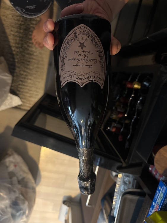 シャンパン ドン・ペリニヨン （お酒）の商品画像 - 査定依頼日：2025年8月21日 - 最高査定価格：45,000円