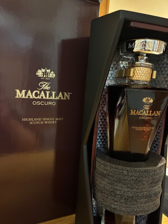 マッカラン オスクーロ（お酒）の商品画像 - 査定依頼日：2025年7月11日 - 最高査定価格：100,000円