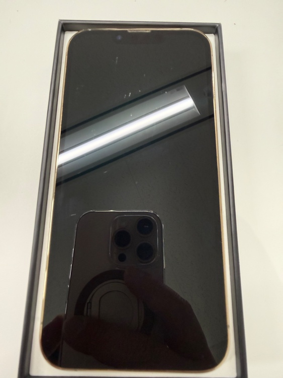 iPhone13pro A2636 MLUQ3J/A（スマホ）の商品画像 - 査定依頼日：2026年4月13日 - 最高査定価格：41,000円