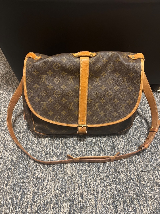 ソミュール35（ブランドバッグ）の商品画像 - 査定依頼日：2026年2月11日 - 最高査定価格：100,000円