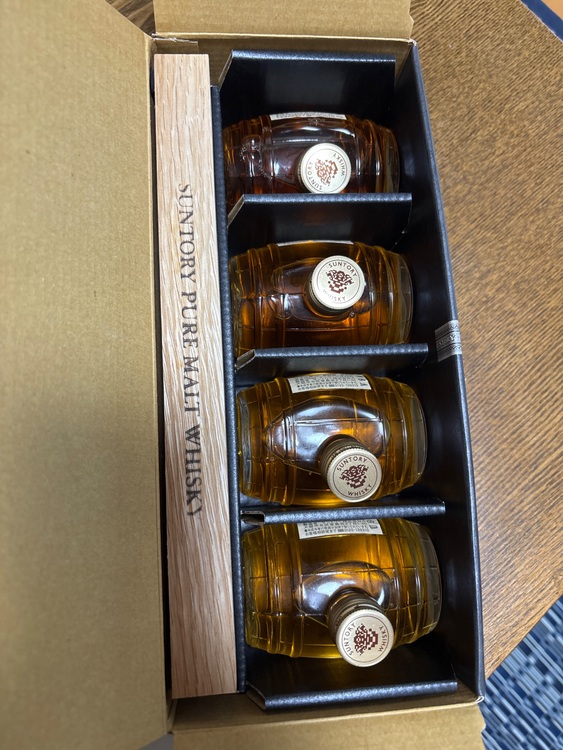 サントリーピュアモルトウイスキー　エイジングセット（お酒）の商品画像 - 査定依頼日：2025年6月3日 - 最高査定価格：20,000円