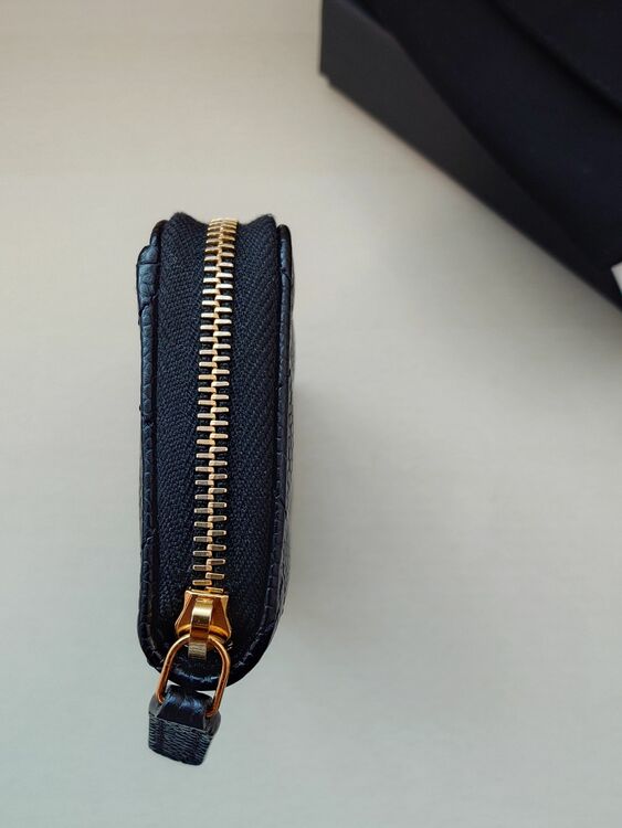 クラシック ジップ コインパース   グレインド カーフスキン  ブラック（ブランド財布・小物）の商品画像 - 査定依頼日：2025年10月15日 - 最高査定価格：80,000円